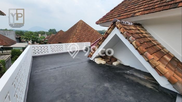 Ready to Use! Luxury House LT 333m2 Desain Modern di Sentul City Ready to Use! Luxury House LT 333m2 Desain Modern di Sentul City