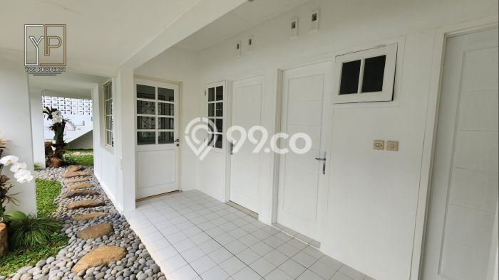 Ready to Use! Luxury House LT 333m2 Desain Modern di Sentul City Ready to Use! Luxury House LT 333m2 Desain Modern di Sentul City