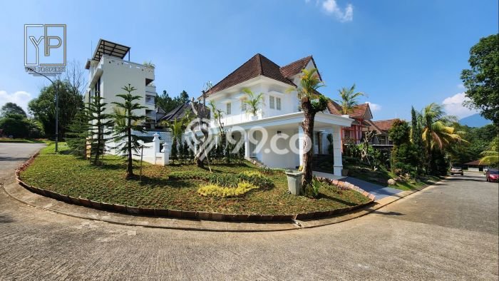 Ready to Use! Luxury House LT 333m2 Desain Modern di Sentul City Ready to Use! Luxury House LT 333m2 Desain Modern di Sentul City