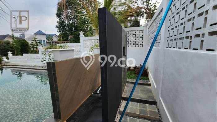 Ready to Use! Luxury House LT 333m2 Desain Modern di Sentul City Ready to Use! Luxury House LT 333m2 Desain Modern di Sentul City