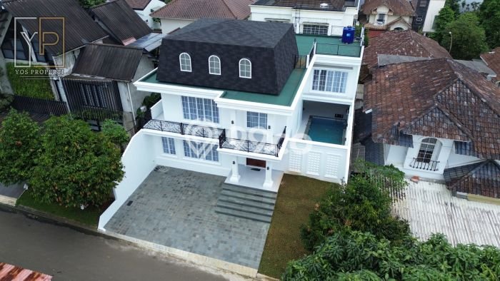 For Sale! Premium House LT 344m2 Desain Elegan di Sentul City For Sale! Premium House LT 344m2 Desain Elegan di Sentul City