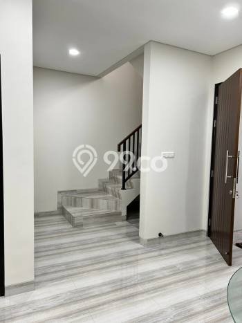 Rumah Eksklusif Dijual LT 180m2 di Duren Sawit, Jakarta Timur Rumah Eksklusif Dijual LT 180m2 di Duren Sawit, Jakarta Timur