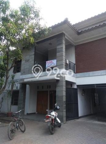Peluang Investasi! Rumah Kost Dijual di Margahayu, Bandung, 19 KT, 19 KM, Luas 550m2 Peluang Investasi! Rumah Kost Dijual di Margahayu, Bandung, 19 KT, 19 KM, Luas 550m2