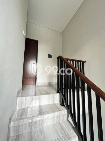 Rumah Eksklusif Dijual LT 180m2 di Duren Sawit, Jakarta Timur Rumah Eksklusif Dijual LT 180m2 di Duren Sawit, Jakarta Timur