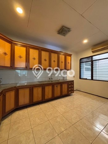 Rumah Disewakan Jakarta Selatan LT 800m2 LB 350m2 Kawasan Kemang Rumah Disewakan Jakarta Selatan LT 800m2 LB 350m2 Kawasan Kemang