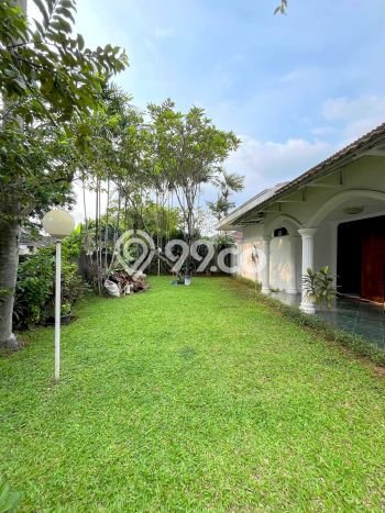 Rumah sewa siap pakai 4 Kamar Tidur di Kemang, Jakarta Selatan Rumah sewa siap pakai 4 Kamar Tidur di Kemang, Jakarta Selatan