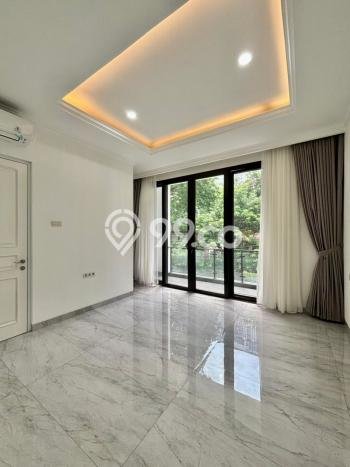Disewakan! Rumah 4 Kamar Tidur &
4 Kamar Mandi di Kemang, Jakarta Selatan Disewakan! Rumah 4 Kamar Tidur &
4 Kamar Mandi di Kemang, Jakarta Selatan