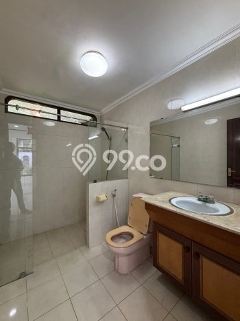 Rumah Disewakan Jakarta Selatan LT 800m2 LB 350m2 Kawasan Kemang Rumah Disewakan Jakarta Selatan LT 800m2 LB 350m2 Kawasan Kemang