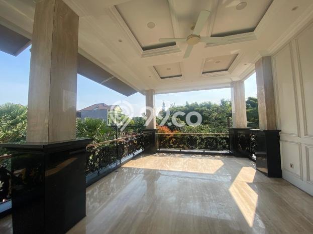 Rumah Luxury Modern Siap Huni di Cibubur Jakarta Timur Rumah Luxury Modern Siap Huni di Cibubur Jakarta Timur