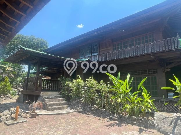 Ready to Use! Premium House LT 840m2 Desain Elegan di Cibubur Ready to Use! Premium House LT 840m2 Desain Elegan di Cibubur