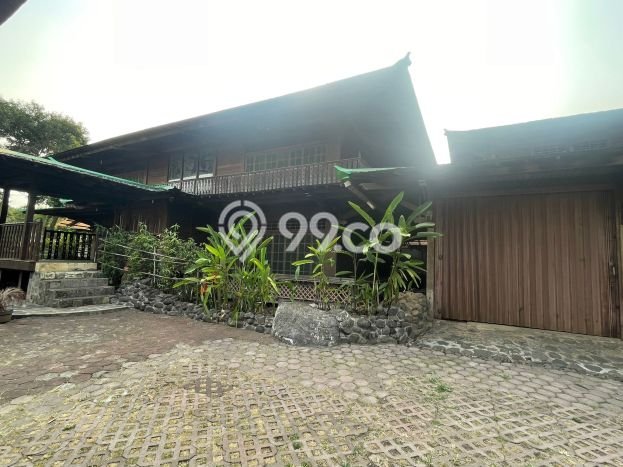 Ready to Use! Premium House LT 840m2 Desain Elegan di Cibubur Ready to Use! Premium House LT 840m2 Desain Elegan di Cibubur