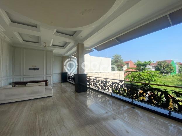 Rumah Luxury Modern Siap Huni di Cibubur Jakarta Timur Rumah Luxury Modern Siap Huni di Cibubur Jakarta Timur