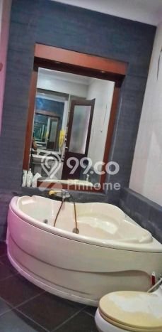 Hunian Elit LB 750m2 Siap Pakai Desain Elegan di Kutisari, Surabaya Hunian Elit LB 750m2 Siap Pakai Desain Elegan di Kutisari, Surabaya