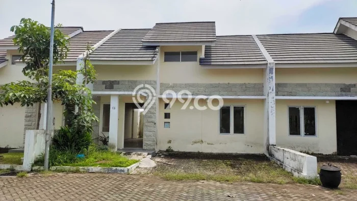 For Sale Rumah 2 Kamar Lokasi Ideal Nyaman dan Strategis di Sedati For Sale Rumah 2 Kamar Lokasi Ideal Nyaman dan Strategis di Sedati