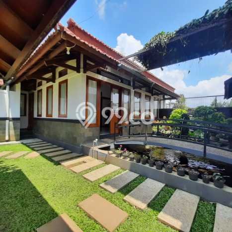Ready to Use! Luxury House LT 380m2 Desain Modern di Setiabudi Ready to Use! Luxury House LT 380m2 Desain Modern di Setiabudi