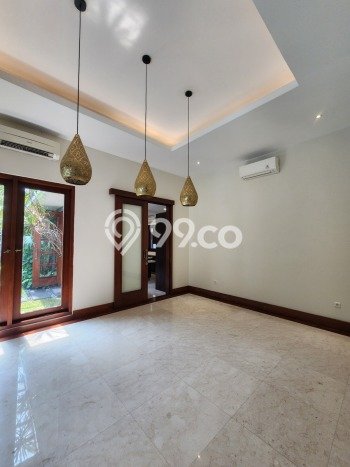Rumah Mewah Siap Huni LT 1925m2 di Cilandak, Jakarta Selatan Rumah Mewah Siap Huni LT 1925m2 di Cilandak, Jakarta Selatan