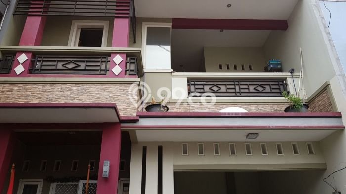 Rumah Eksklusif Siap Huni LT 238m2 di Kebon Jeruk, Jakarta Barat Rumah Eksklusif Siap Huni LT 238m2 di Kebon Jeruk, Jakarta Barat