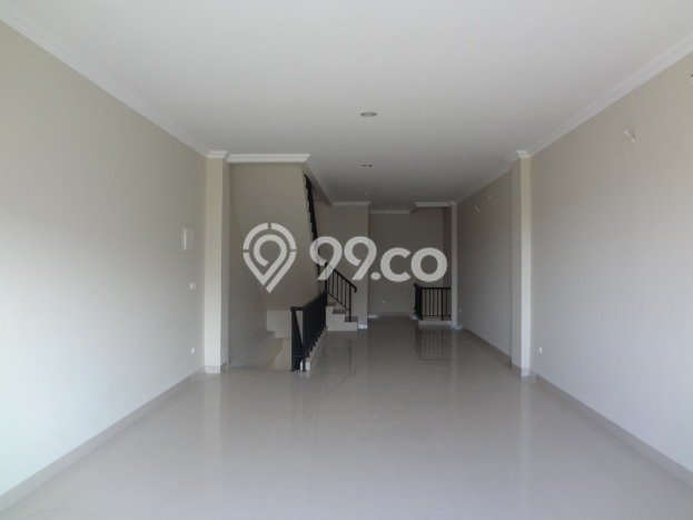 Ruko Area Komersial Kawasan Green Lake City, Luas 186m², Siap Operasional Ruko Area Komersial Kawasan Green Lake City, Luas 186m², Siap Operasional