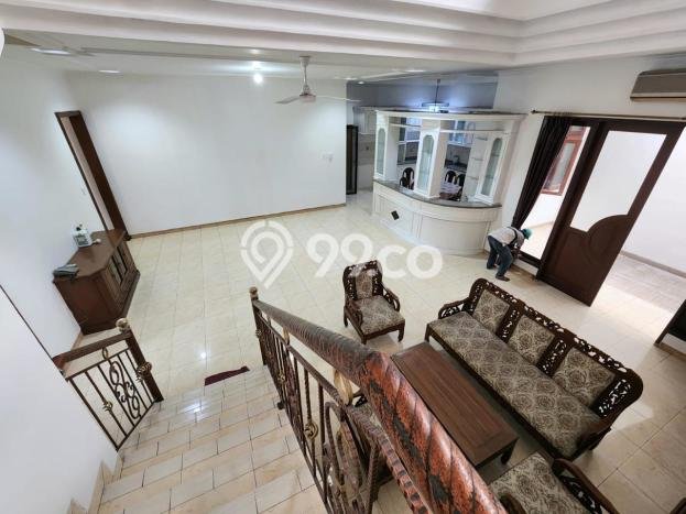 Hunian Mewah LB 380m2 Siap Pakai Desain Elegan di Taman Surya, Jakarta Barat Hunian Mewah LB 380m2 Siap Pakai Desain Elegan di Taman Surya, Jakarta Barat