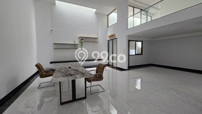 Dijual Rumah Mewah Megah Dengan View Eksklusif di Permata Buana, Jakarta Barat Dijual Rumah Mewah Megah Dengan View Eksklusif di Permata Buana, Jakarta Barat