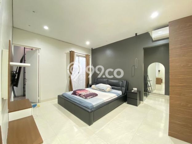 Rumah Luxury Modern Tanpa Renovasi di Green Lake City Jakarta Barat Rumah Luxury Modern Tanpa Renovasi di Green Lake City Jakarta Barat