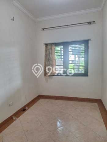 Dijual Hunian Rumah Terawat 5 KT di Taman Surya, Jakarta Barat Dijual Hunian Rumah Terawat 5 KT di Taman Surya, Jakarta Barat