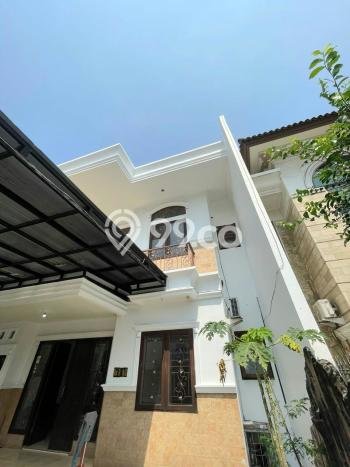 Hunian Mewah LB 380m2 Siap Pakai Desain Elegan di Taman Surya, Jakarta Barat Hunian Mewah LB 380m2 Siap Pakai Desain Elegan di Taman Surya, Jakarta Barat