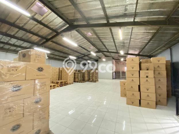 LOKASI STRATEGIS! Gudang di BSD, Luas 300m2m², Kawasan Berkembang, Siap Operasional LOKASI STRATEGIS! Gudang di BSD, Luas 300m2m², Kawasan Berkembang, Siap Operasional