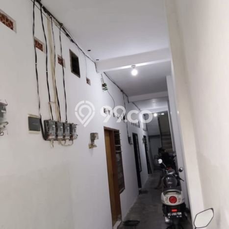 Rumah Kost Dijual di Rungkut, Surabaya, Spesifikasi 8 KT, 8 KM, 250m2 Rumah Kost Dijual di Rungkut, Surabaya, Spesifikasi 8 KT, 8 KM, 250m2