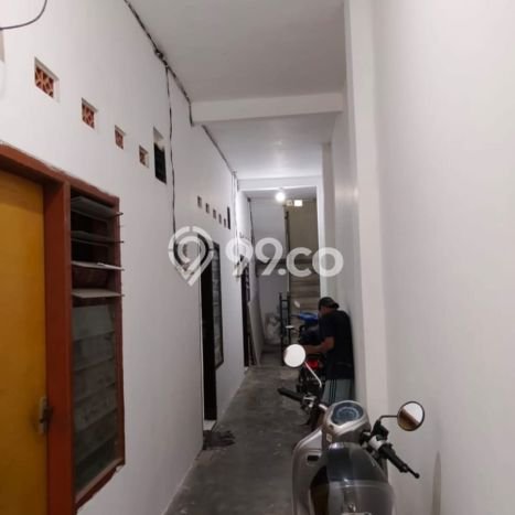 Rumah Kost Dijual di Rungkut, Surabaya, Spesifikasi 8 KT, 8 KM, 250m2 Rumah Kost Dijual di Rungkut, Surabaya, Spesifikasi 8 KT, 8 KM, 250m2
