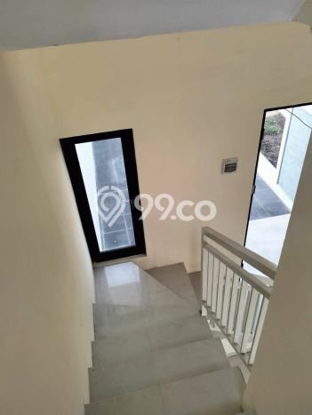 Dijual Rumah 3 Kamar Lokasi Strategis Nyaman dan Strategis di Rungkut Dijual Rumah 3 Kamar Lokasi Strategis Nyaman dan Strategis di Rungkut