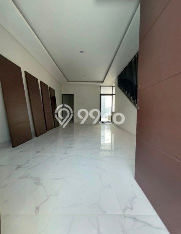Rumah Strategis Modern Lb 140m2 di Tambaksari, Surabaya Rumah Strategis Modern Lb 140m2 di Tambaksari, Surabaya