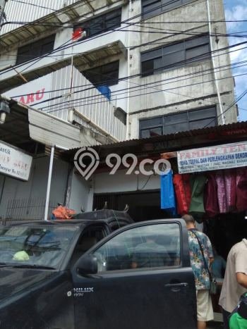 Ruko Disewakan di Area Ramai Tanah Abang, Jakarta Pusat Ruko Disewakan di Area Ramai Tanah Abang, Jakarta Pusat