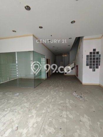 Unit Ruko Dijual di Jakarta Selatan LT 1m2 & LB 636m2 Unit Ruko Dijual di Jakarta Selatan LT 1m2 & LB 636m2