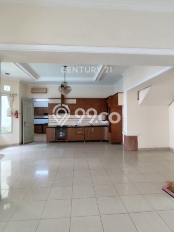 Disewakan! Rumah 4 Kamar Tidur &
2 Kamar Mandi di Kemang, Jakarta Selatan Disewakan! Rumah 4 Kamar Tidur &
2 Kamar Mandi di Kemang, Jakarta Selatan