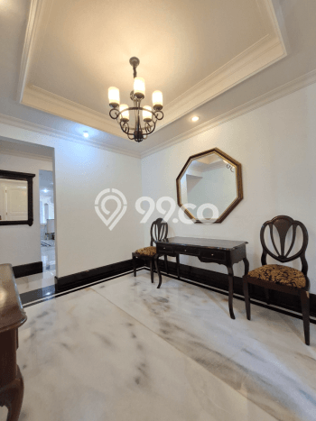 Disewakan! Rumah 3 Kamar Tidur &
3 Kamar Mandi di Senopati, Jakarta Selatan Disewakan! Rumah 3 Kamar Tidur &
3 Kamar Mandi di Senopati, Jakarta Selatan