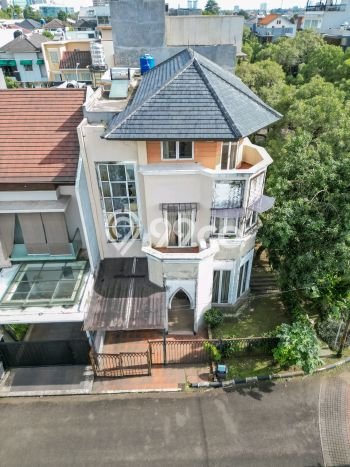 Hot Offer Hunian Mewah Ideal dan Luas di Kebayoran Lama, Jakarta Selatan Hot Offer Hunian Mewah Ideal dan Luas di Kebayoran Lama, Jakarta Selatan