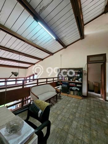 Ready to Use! Luxury House LT 225m2 Desain Elegan di Lebak Bulus Ready to Use! Luxury House LT 225m2 Desain Elegan di Lebak Bulus