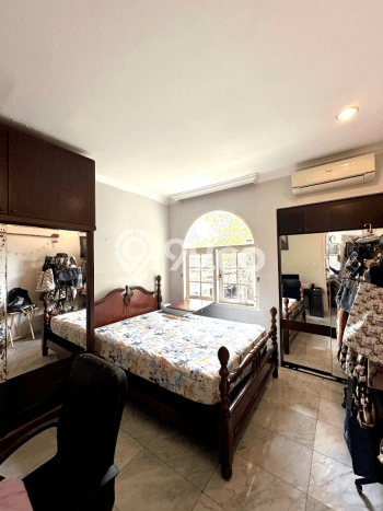 Ready to Use! Premium House LT 173m2 Desain Elegan di Cipete Ready to Use! Premium House LT 173m2 Desain Elegan di Cipete