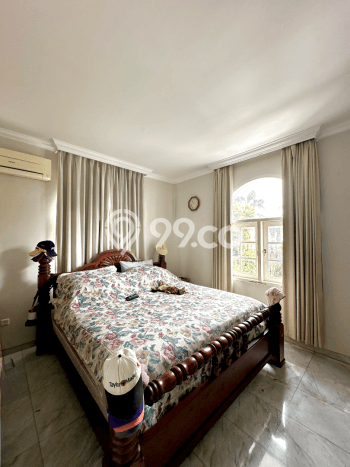 Ready to Use! Premium House LT 173m2 Desain Elegan di Cipete Ready to Use! Premium House LT 173m2 Desain Elegan di Cipete