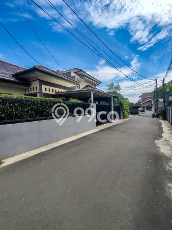 Rumah Mewah LB 160m2 Siap Pakai Desain Elegan di Bintaro, Jakarta Selatan Rumah Mewah LB 160m2 Siap Pakai Desain Elegan di Bintaro, Jakarta Selatan