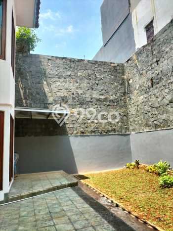 For Sale! Premium House LT 730m2 Desain Elegan di Pondok Indah For Sale! Premium House LT 730m2 Desain Elegan di Pondok Indah