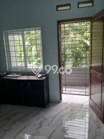 Dijual Hunian Rumah Terawat 4 Kamar di Cibubur, Jakarta Timur Dijual Hunian Rumah Terawat 4 Kamar di Cibubur, Jakarta Timur