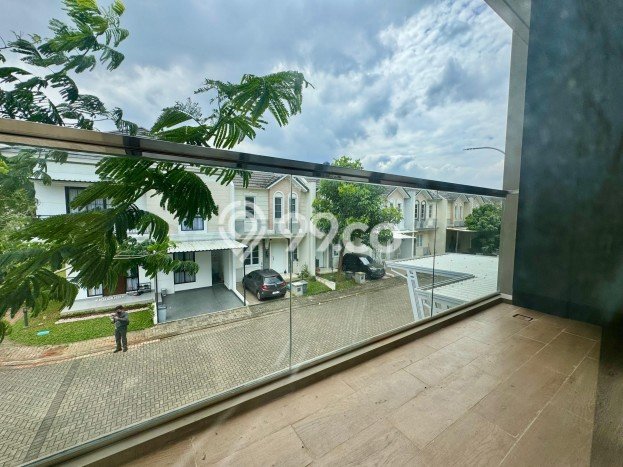 Rumah Luxury Modern Tanpa Renovasi di BSD Tangerang Rumah Luxury Modern Tanpa Renovasi di BSD Tangerang