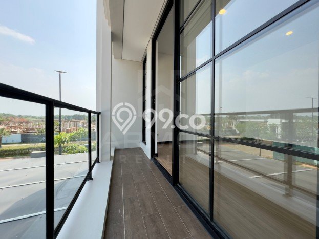 Ready to Use! Luxury House LT 176m2 Desain Modern di BSD City Ready to Use! Luxury House LT 176m2 Desain Modern di BSD City
