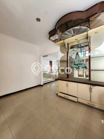 Rumah Elit LB 500m2 Siap Pakai Desain Elegan di Bandung Kota, Bandung Rumah Elit LB 500m2 Siap Pakai Desain Elegan di Bandung Kota, Bandung