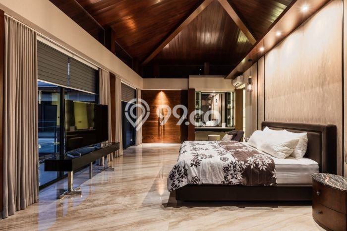Hunian Elit LB 1200m2 Siap Pakai Desain Elegan di Graha, Surabaya Hunian Elit LB 1200m2 Siap Pakai Desain Elegan di Graha, Surabaya