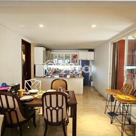 Rumah Mewah LB 350m2 Siap Huni Desain Elegan di Graha, Surabaya Rumah Mewah LB 350m2 Siap Huni Desain Elegan di Graha, Surabaya