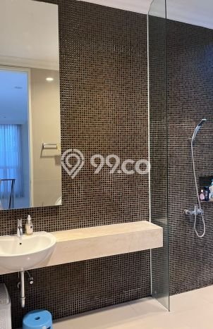 Rumah Luxury Modern Siap Huni di Pakuwon Surabaya Rumah Luxury Modern Siap Huni di Pakuwon Surabaya
