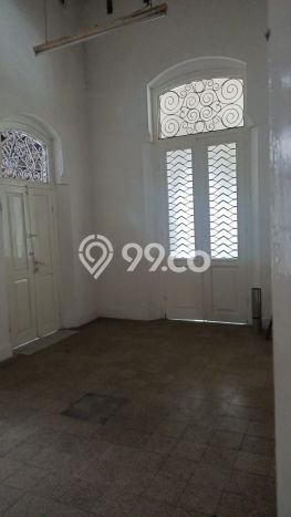 Dijual Rumah Premium dengan Fasilitas Sekitar Lengkap di Gubeng, Surabaya Dijual Rumah Premium dengan Fasilitas Sekitar Lengkap di Gubeng, Surabaya